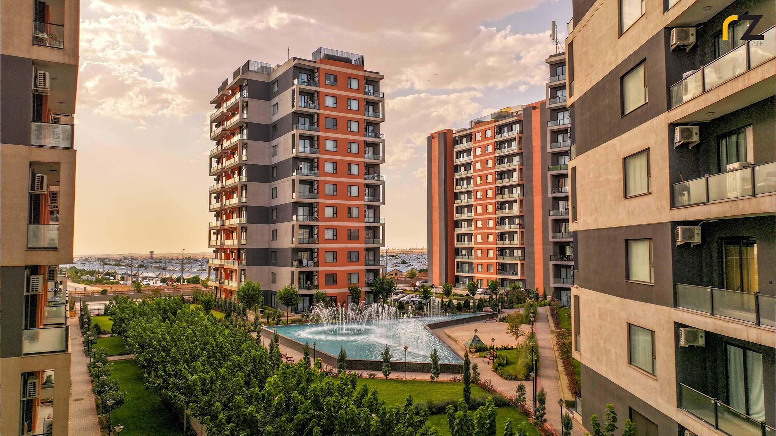 پێشەنگ تاوەرز